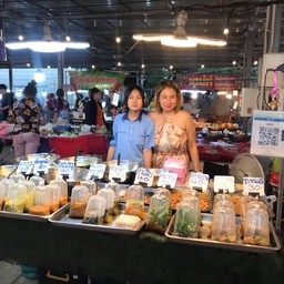 กับข้าวทุกเมนูทำวางถาดไว้แล้วมีรสชาติเดียวค่ะ