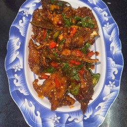 ปลากระพงพริกเผา (ใช้ปลาทั้งตัว)