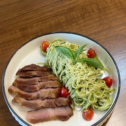 พาสต้าหมูซูวีย่าง ซอสเพสโต้