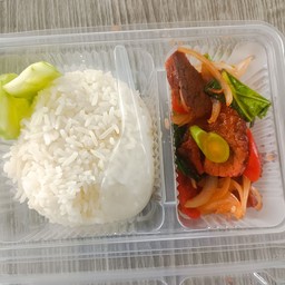 ข้าวราดเนื้อแดง