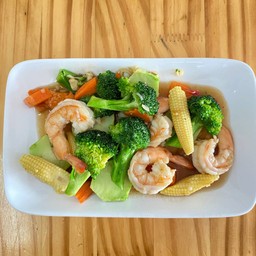 ผัดผักรวมกุ้งสด