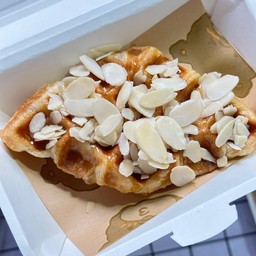 ครอฟเฟิล คาราเมล อัลมอนด์