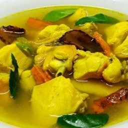 ไก่ต้มขมิ้น