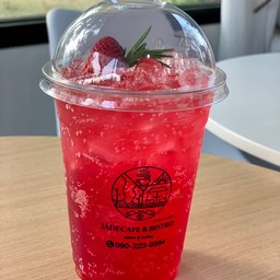 สตอเบอรี่ โซดา