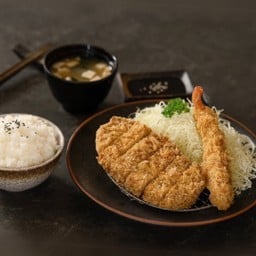 ชุดรวมหมูทงคัตสึ และเอบิคัตสึ พร้อมสลัดกะหล่ำปลี+ ซุปมิโสะ ( ปกติ 288.-)