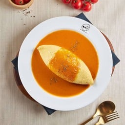 ข้าวห่อไข่ราดซอสครีมมะเขือเทศ