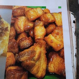 ข้าวสามชั้นทอดน้ำปลาราดข้าว