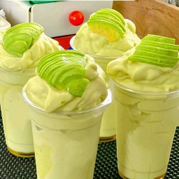 อะโวคาโดปั่น & มะพร้าวนมสด