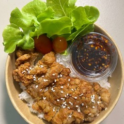 ข้าวไก่ทอด จิ้มแจ่ว