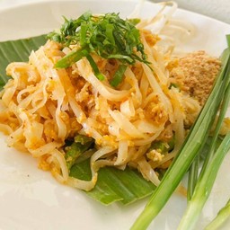 ผัดไทยใส่ไข่