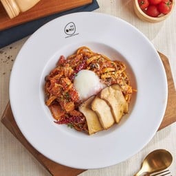 สปาเก็ตตี้เบคอนและเห็ดซอสมะเขือเทศ