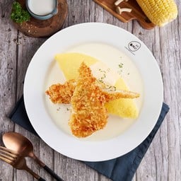 ข้าวห่อไข่หน้าปลาทอดราดครีมซอส