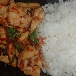 ข้าวกระเพราไก่