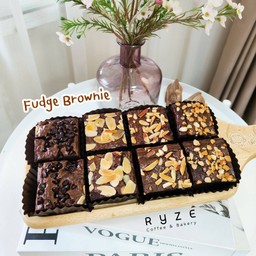 Fudge Brownie (บราวนี่ 8 ชิ้น)
