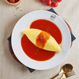 ข้าวห่อไข่ราดซอสมะเขือเทศ