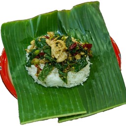 ข้าวยอดคะน้า อกไก่หั่นชิ้น พริกแห้ง