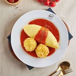 ข้าวห่อไข่หน้าครีมโคโรเกะกุ้งราดซอสมะเขือเทศ