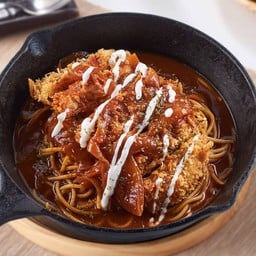 สปาเก็ตตี้หน้าหมูทอดราดซอสฮายาชิ