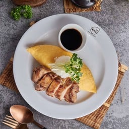 ข้าวห่อไข่หน้าไก่ย่างและหัวไชเท้าฝนราดซอสสไตล์ญี่ปุ่น