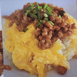 ข้าวไข่ข้น หมูสับกระเทียม