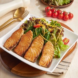 สลัดแซลม่อนย่าง