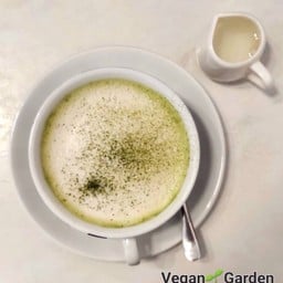 ชาเขียวลาเต้ร้อน