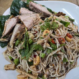 ยำขนมจีน (ยำปลาร้า)