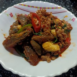 กระเพราเหมูสับ+ไข่เยี่ยวม้า