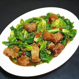 แขนงหมูกรอบเป็นกับข้าว