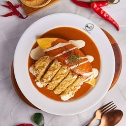 ข้าวห่อไข่หน้าหมูทอดราดซอสแกงพะแนง