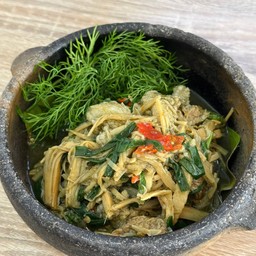 หมกหน่อไม้หมูสามชั้น (หมกหม้อ)