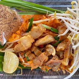 หอยทอดผัดไทย ผู้ใหญ่เทพ