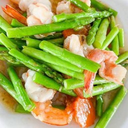 ผัดหน่อไม้ฝรั่งกุ้งเป็นกับข้าว