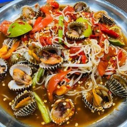 ตำหอยแครงใส่ขนมจีน