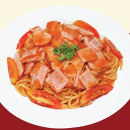 สปาเก็ตตี้มะเขือเทศไส้กรอกแฮม
