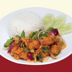 ข้าวยำแซ่บไก่กรอบ