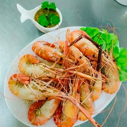 กุ้งแม่น้ำอบเกลือ ครึ่งโล