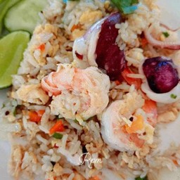 ข้าวผัดไข่ทะเลรวม