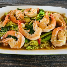 ผัดผักรวมกุ้งสด