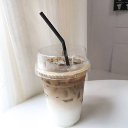 ไวท์ช็อคมัคคีมาโต้ เย็น