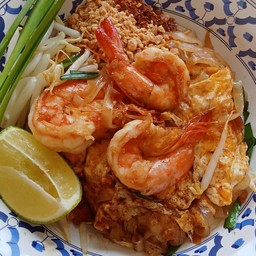ผัดไทยกุ้งสด