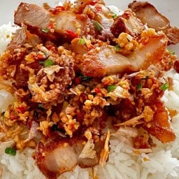 ปังเวอร์ข้าวหมูทอดส้มตำ