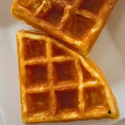 วาฟเฟิลหอมเนย รสวนิลลา 2 ชิ้น