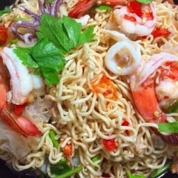 ตาต้า ส้มตำรสแซ่บ ซอย.7  ไก่ทอด ยำ