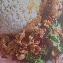 ข้าวกะเพราเนื้อนุ่ม + มันเนื้อ