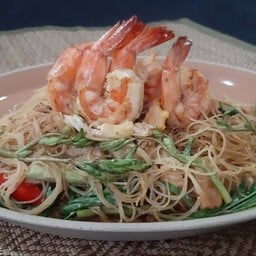 หมี่กระเฉดกุ้งสด
