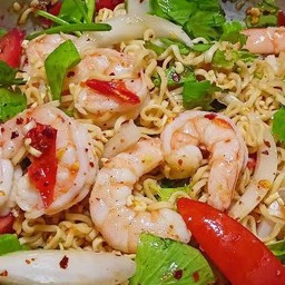 ยำมาม่ากุ้ง