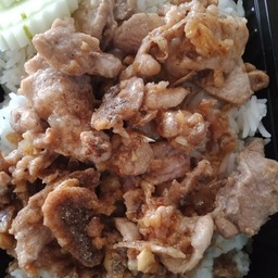 หมูทอดกระเทียม