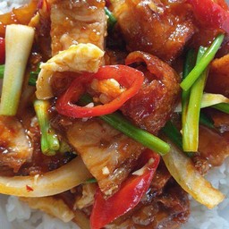 ข้าวราคผัดพริกเผา(สามารถเลือกเนื้อสัตว์ได้คะ)