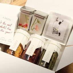 A Keen Exclusive Box 01